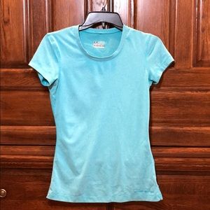 Women’s Under Armour Heat Gear SZ S Fitted Shirt